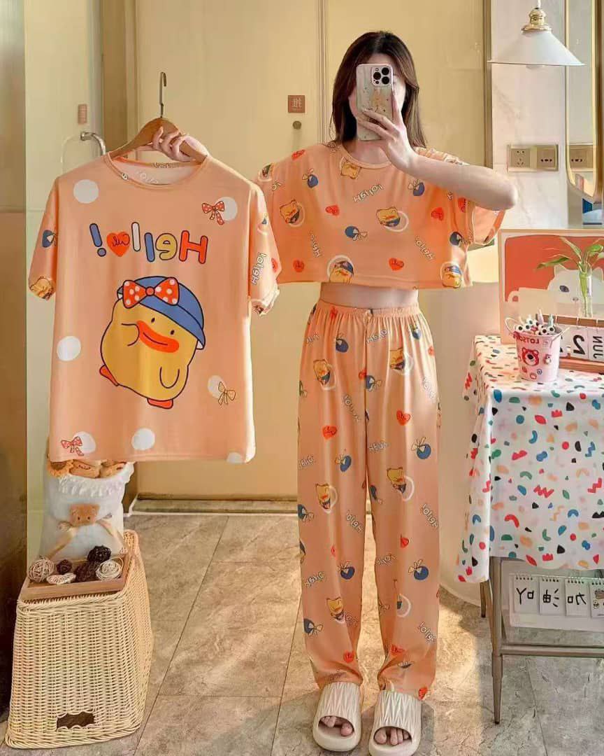 ست سه تکه تیشرت کراپ و شلوار