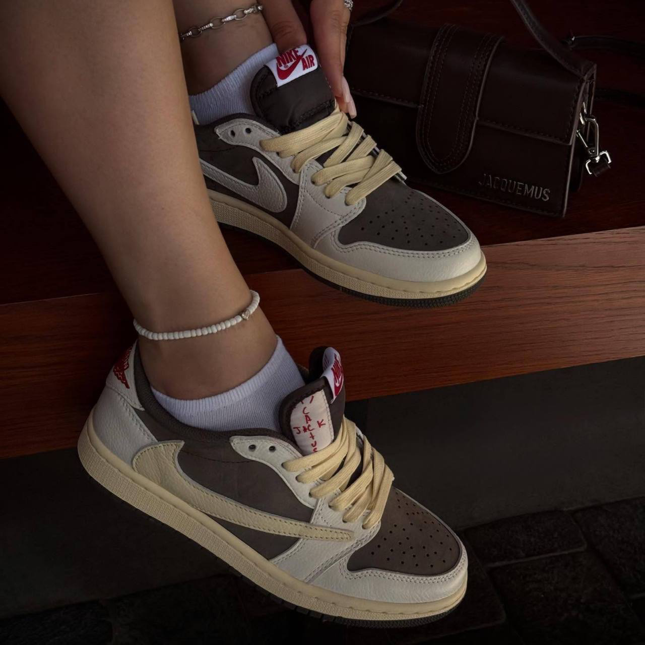 کفش جردن 1 ترویس اسکات موکا Nike Air Jordan 1Travis Scott Mocha 205 زنانه و‌مردانه